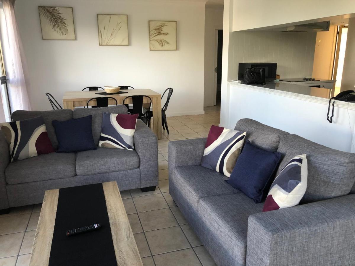 Coral Towers Holiday Suites Cairns Ngoại thất bức ảnh