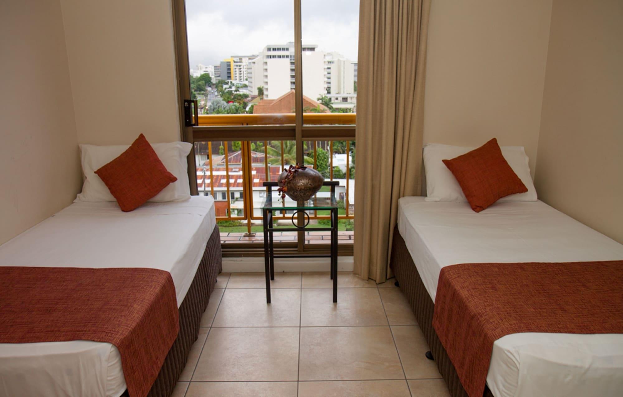 Coral Towers Holiday Suites Cairns Ngoại thất bức ảnh