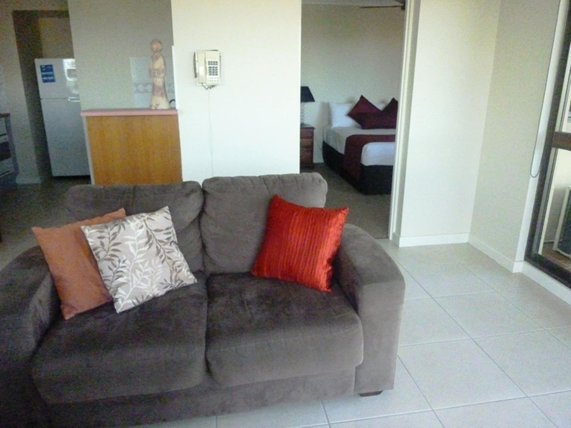 Coral Towers Holiday Suites Cairns Ngoại thất bức ảnh