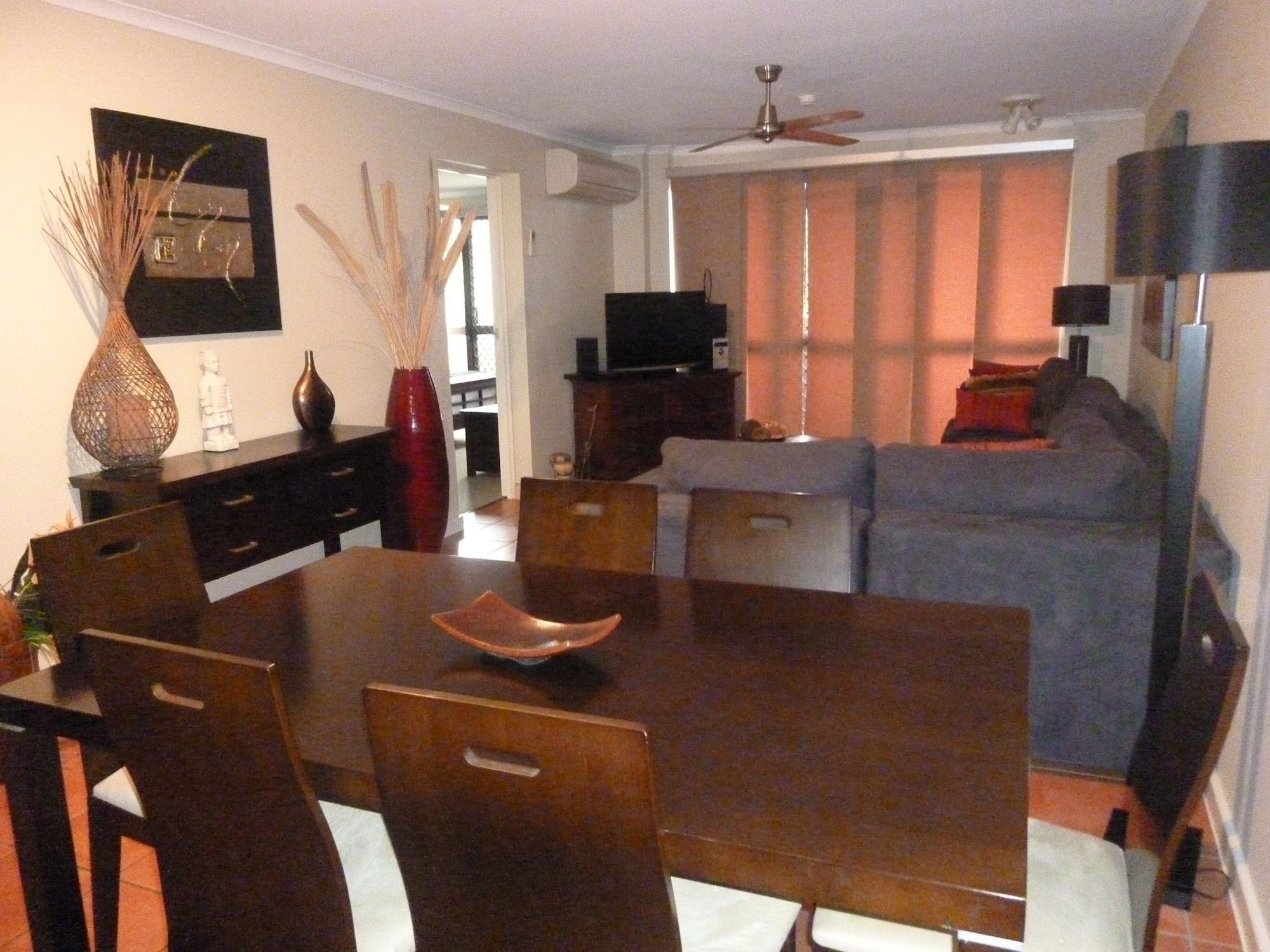Coral Towers Holiday Suites Cairns Ngoại thất bức ảnh