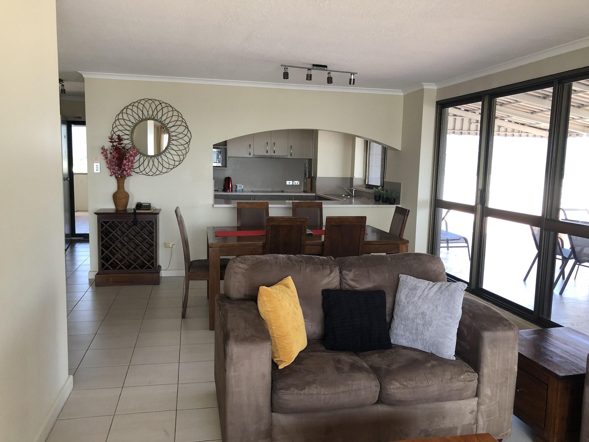 Coral Towers Holiday Suites Cairns Ngoại thất bức ảnh