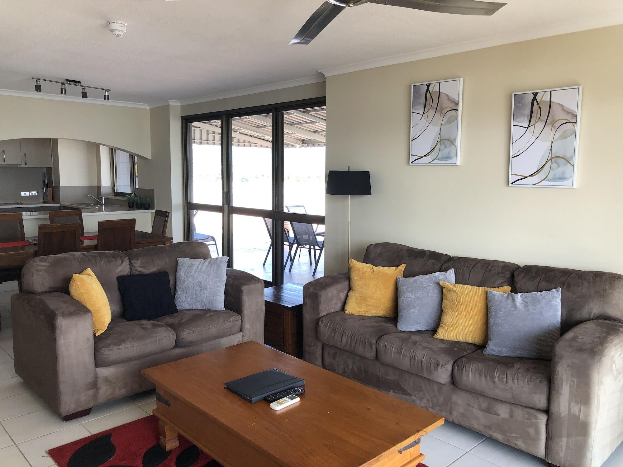 Coral Towers Holiday Suites Cairns Ngoại thất bức ảnh