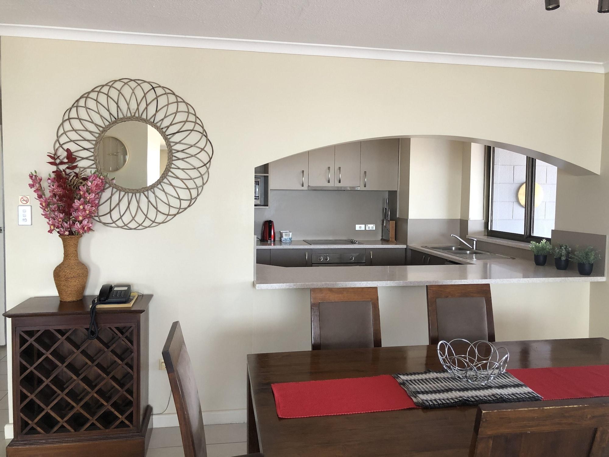 Coral Towers Holiday Suites Cairns Ngoại thất bức ảnh