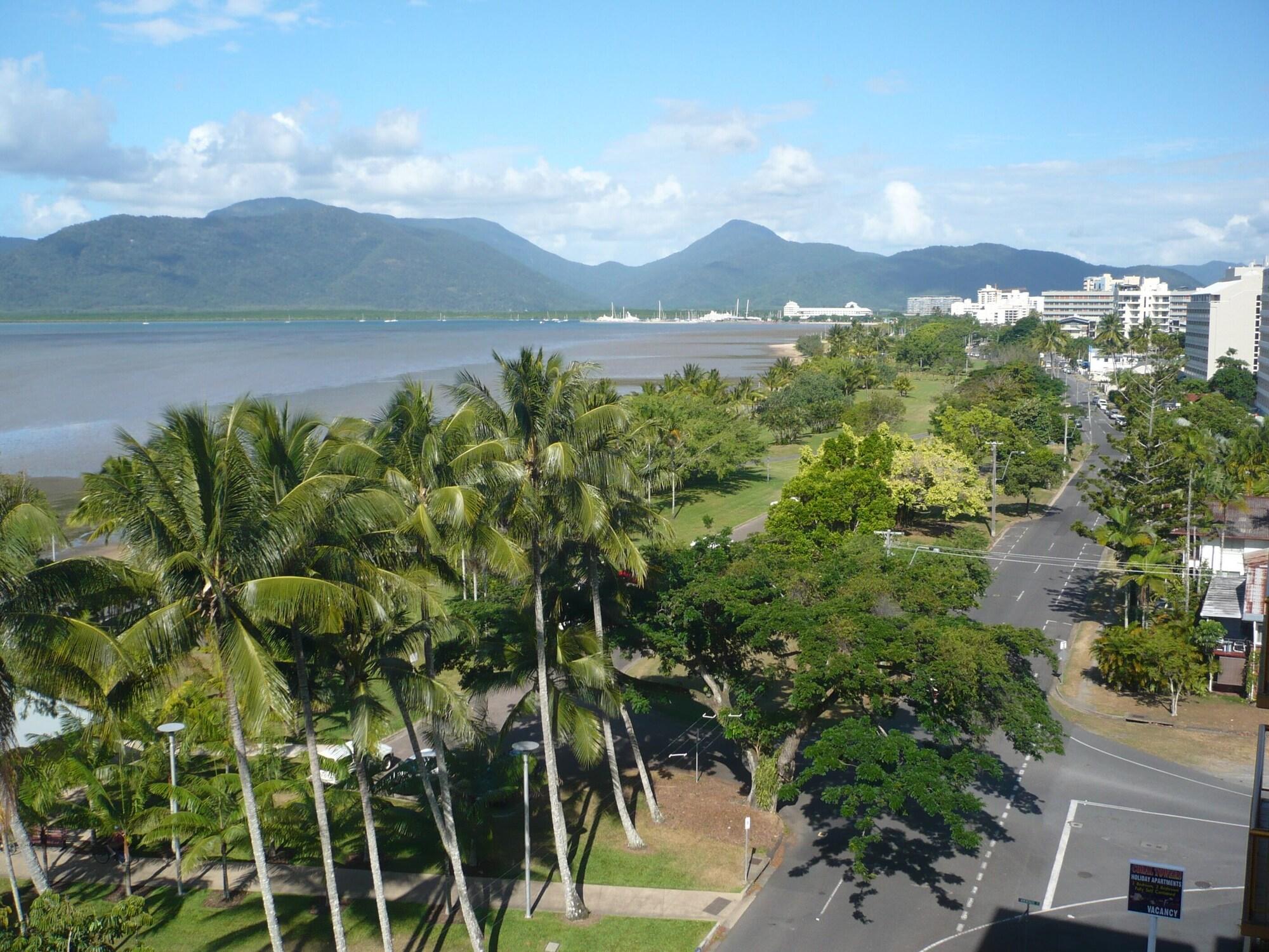 Coral Towers Holiday Suites Cairns Ngoại thất bức ảnh