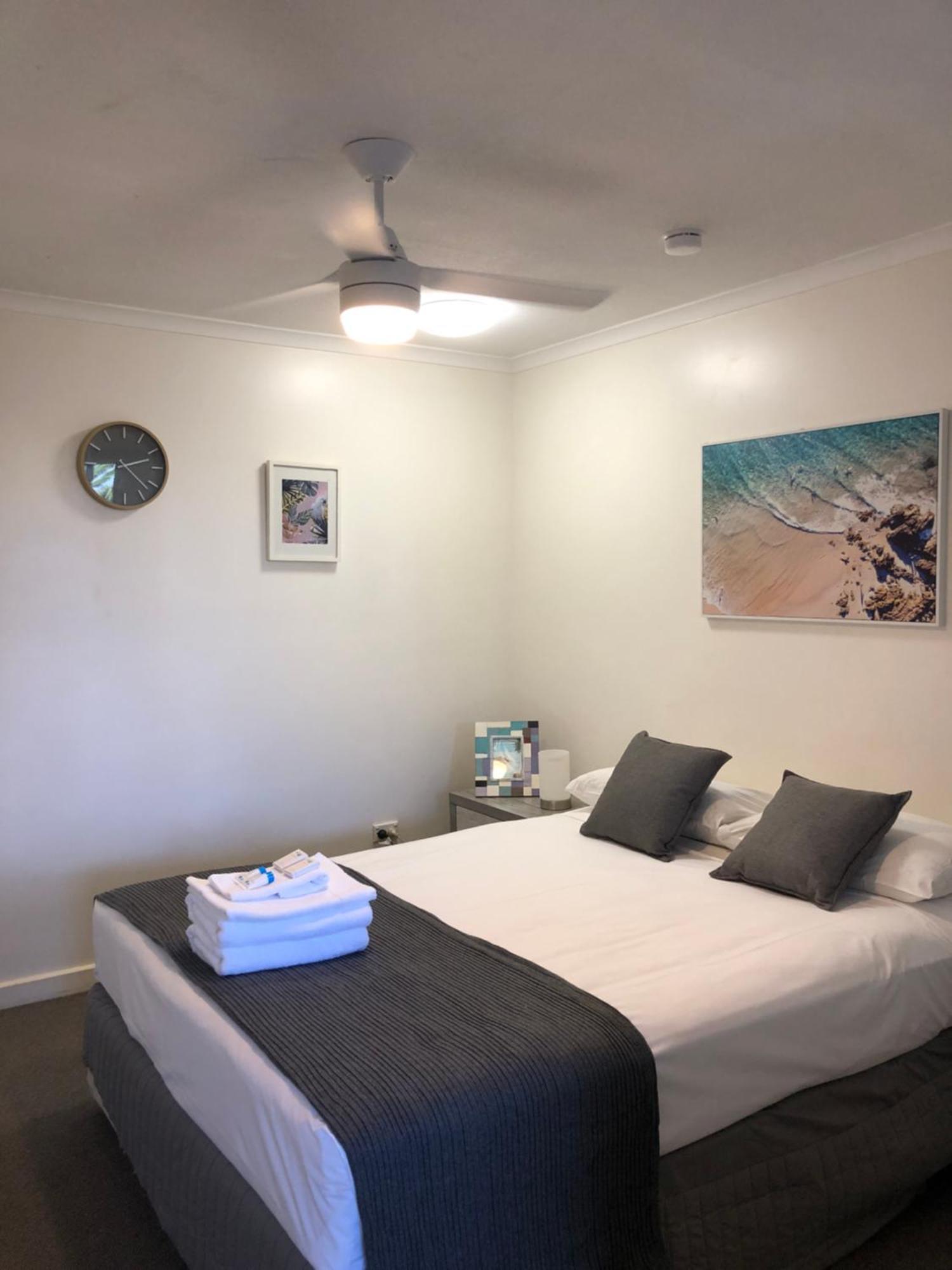 Coral Towers Holiday Suites Cairns Ngoại thất bức ảnh