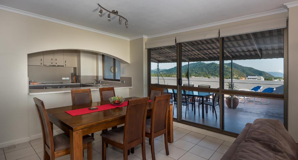 Coral Towers Holiday Suites Cairns Ngoại thất bức ảnh